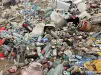 “生命禁區”可哥西裡卻現巨大垃圾帶，死牛、死羊，臭氣熏天