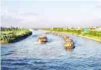 這些外國人帶著新奇的眼光審視京杭大運河