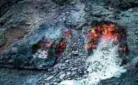賀蘭山“煤庫”燃燒300年，3.4億噸煤被浪費，為何不能用水滅火？