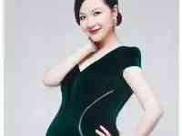 都說懷孕的女人最美，上海這幾比特名主持人懷孕時都很美