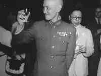 1949年蔣介石敗退臺灣時，帶走了三比特官家後，她們結局如何？