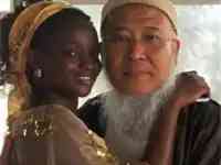 53歲北京大叔，豪擲4000萬娶24歲的非洲女神，二人如今過得怎樣？