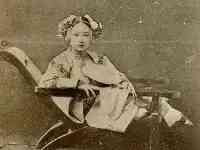 晚清真實老照片，第二張光緒帝最愛的寵妃，最後一張是藏族公主