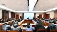 果洛久治：縣委依法治縣委員會第三次會議召開