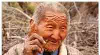 山西77歲老人住山洞終身未娶，修身養性要得道成仙，活成啥樣
