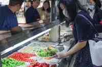雲南一高校食堂按“性別”收費，引學生不滿，食堂卻表示很合理